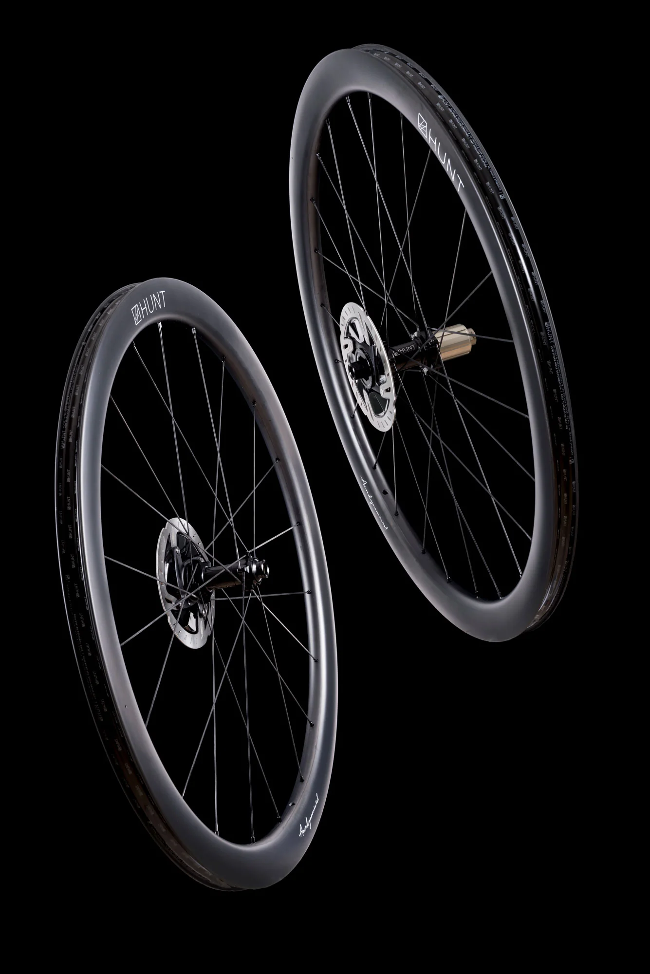 HUNT 44 UD Carbon Spoke Disc Wheelset - Image 14